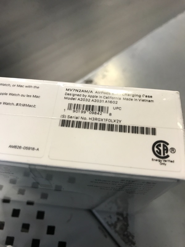 Photo 1 of Apple AirPods (2nd Generation)
