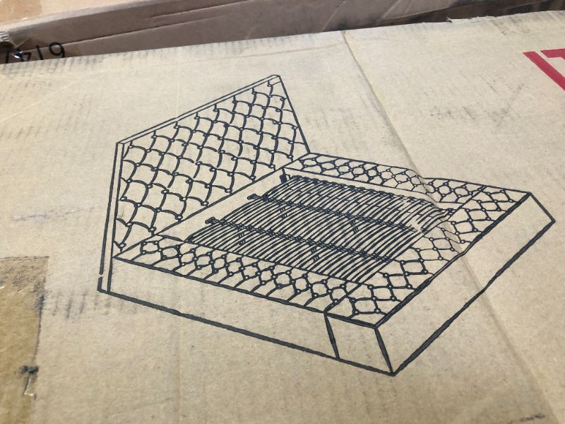 Photo 1 of Meridian Furniture Bliss Collection Modern | Contemporary Velvet Upholstered Bed with Deep Button Tufting and Storage Compartments in Rails and Footboard, White, King **BOX 2 OF 3**