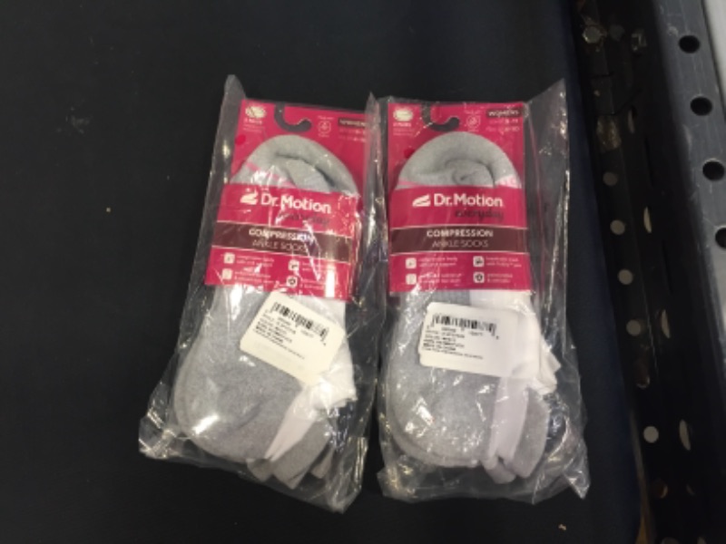 Photo 2 of Dr. Motion Women's 2 pairs Mild Compression Ankle Socks 4-10 2 pack 

