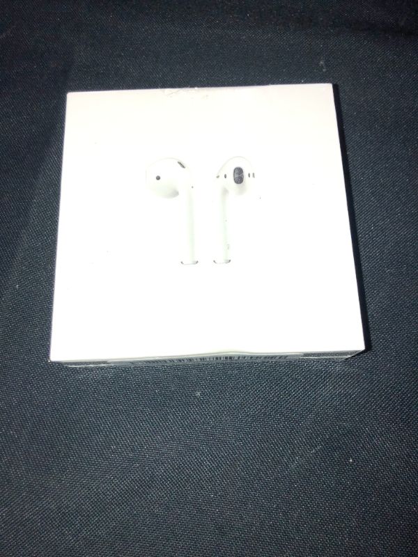 Photo 2 of AirPods (2nd generation)
