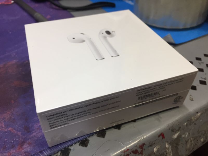 Photo 2 of Apple AirPods (2nd Generation)
