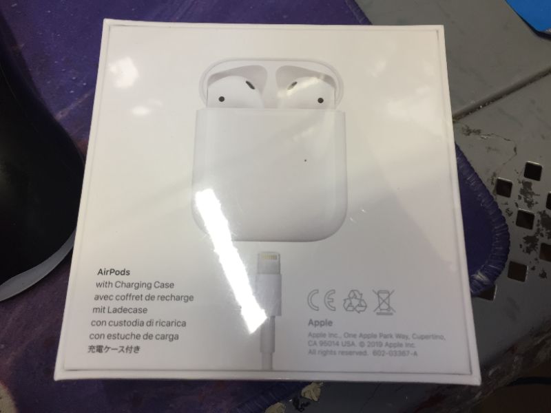Photo 3 of Apple AirPods (2nd Generation)
