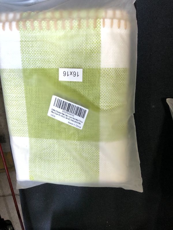 Photo 2 of DEORACTIVE THROW PILLOW COVER GREEN 16*16"