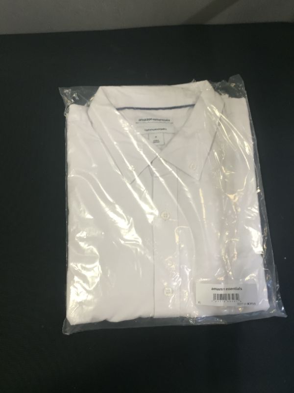 Photo 3 of Amazon Essentials Men's Regular-Fit Short-Sleeve Pocket Oxford Shirt
size XL