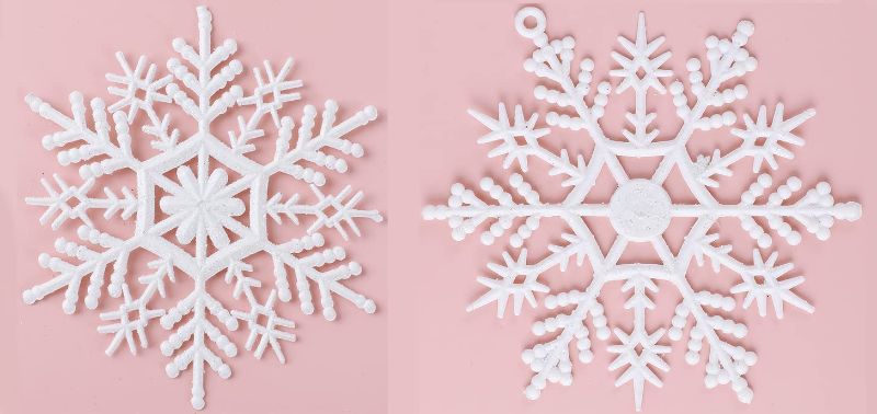Photo 1 of 40pcs Plastic Christmas Glitter Snowflake, White Christmas Tree Decorations Xmas Winter Hanging Plastic Snow Flakes Ornaments for Wedding Holiday Party Home Decor 4 Inch
