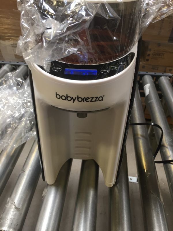 Photo 4 of Baby Brezza New and Improved Formula Pro Advanced Dispenser Machine