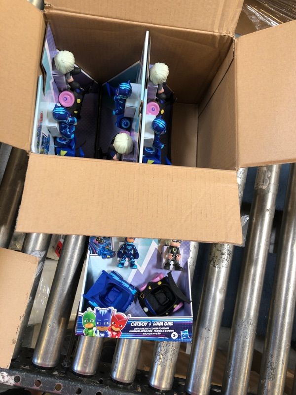 Photo 2 of CASE OF 4-- PJ Masks Catboy vs Luna Girl Battle Racers
