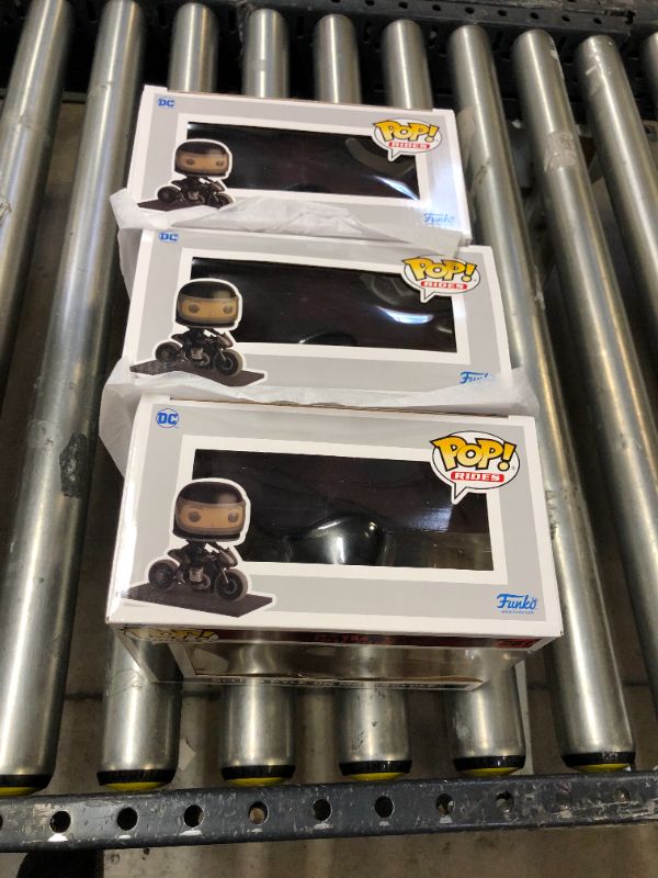 Photo 3 of Funko POP! Ride: The Batman - Selina Kyle on Motorcycle
3PACK