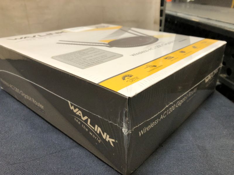 Photo 4 of AC1200 Dual Band WiFi Router(Brand New Factory Sealed)