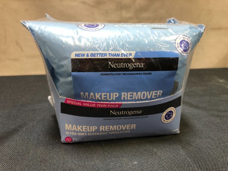 Photo 4 of "Neutrogena Makeup Remover Cleansing Face Wipes, Daily Cleansing Facial Towelettes to Remove Waterproof Makeup and Mascara, Alcohol-Free, Value Twin Pack, 25 Count, 1 Pack OF 2 PCS "

