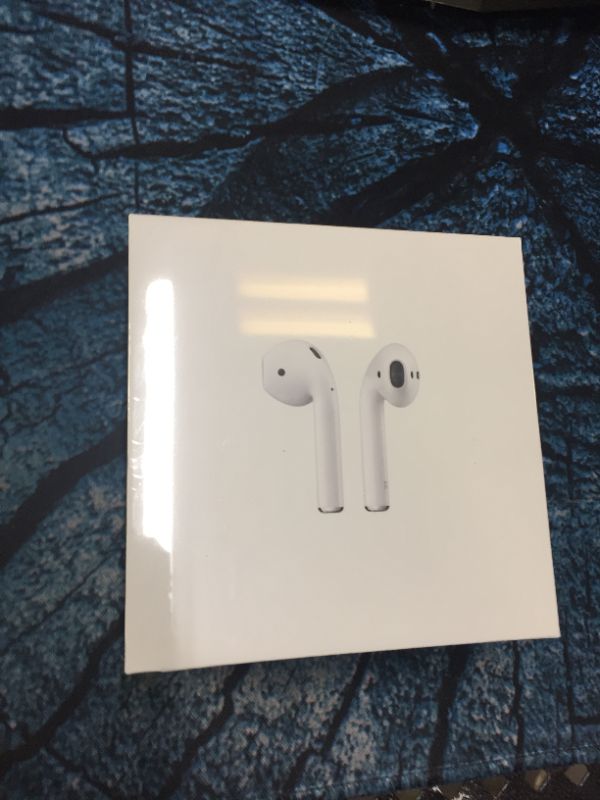 Photo 2 of Apple AirPods (2nd Generation)