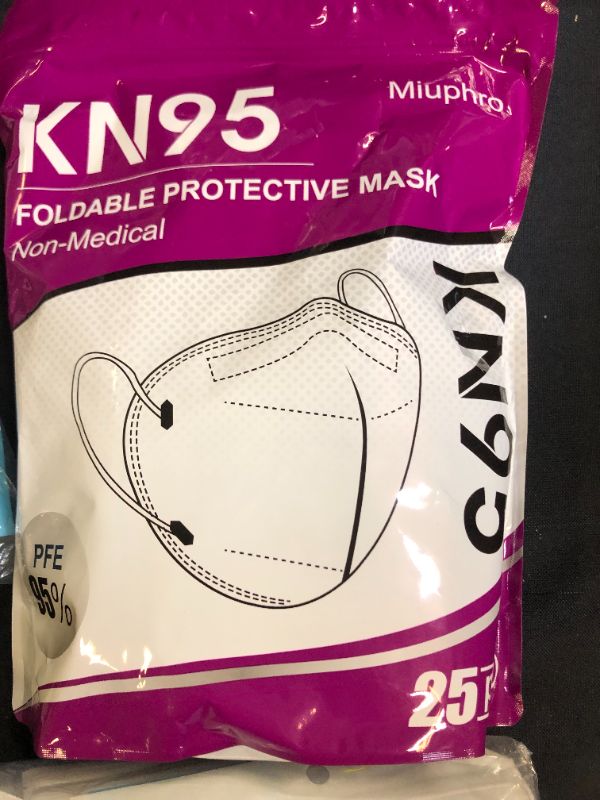 Photo 4 of KN95 Disposable Face Mask Dispoasable Respirator Protection Mask for Men and Women color black count 175 
