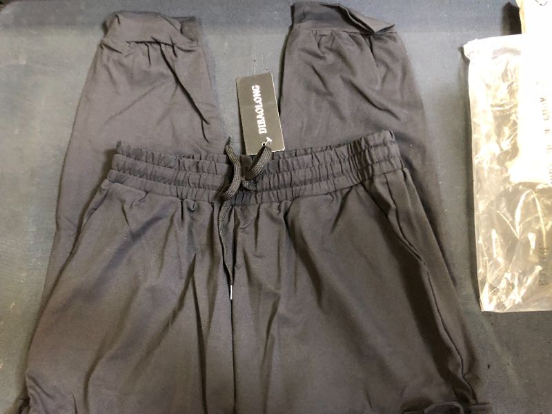 Photo 1 of womens cargo sweats color black size medium 