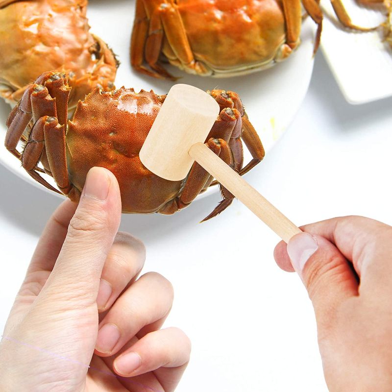 Photo 1 of 20pcs Mini Wooden Hammer Crab Lobster Mallets Seafood Shellfish Hammers Natural Wood Hammer for Breakable Heart Chocolate, Cracking Seafood Tools and Kids Craft Toys
