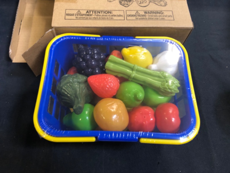 Photo 2 of CASDON Fruit & Veg Basket | Assorted Toy Basket with Fruits & Vegetables for Children Aged 3+ | Perfect for Playing Shops!
