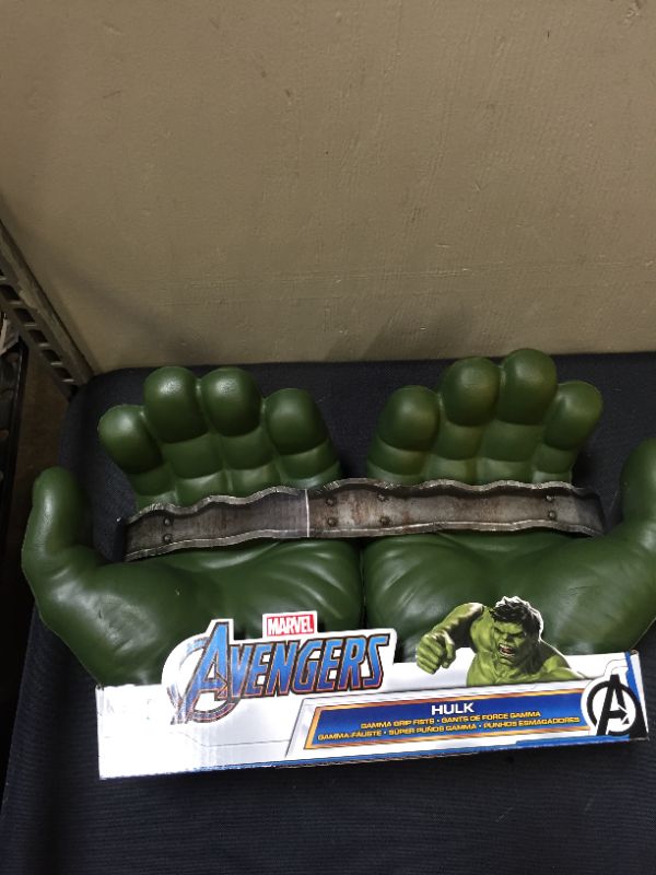 Photo 2 of Marvel Avengers Gamma Grip Hulk Fists Role Play Toy
