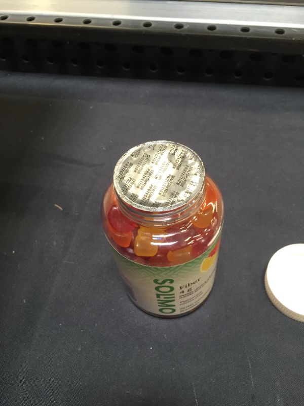 Photo 2 of Amazon Brand - Solimo Fiber 4g - Digestive Health, Supports Regularity - 90 Gummies (2 Gummies per Serving)
exp 08/2023 (FACTORY SEALED)