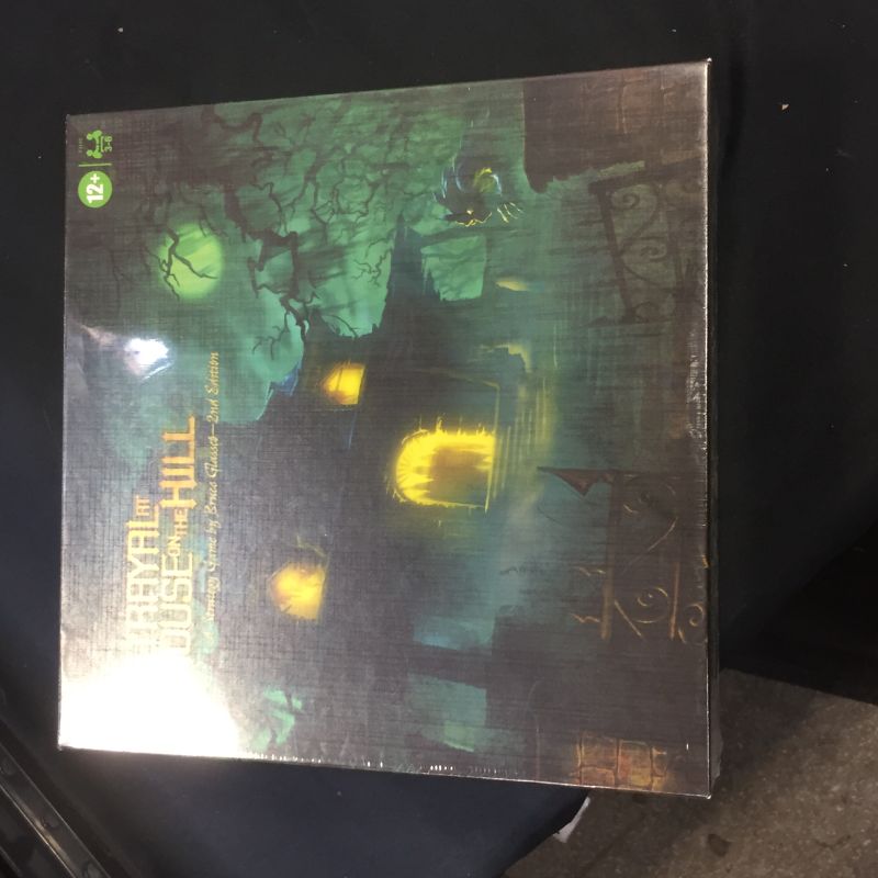 Photo 2 of Hasbro Gaming Avalon Hill Betrayal at The House on The Hill Second Edition Cooperative Board Game, Ages 12 and Up, 3-6 Players, 50 Chilling Scenarios