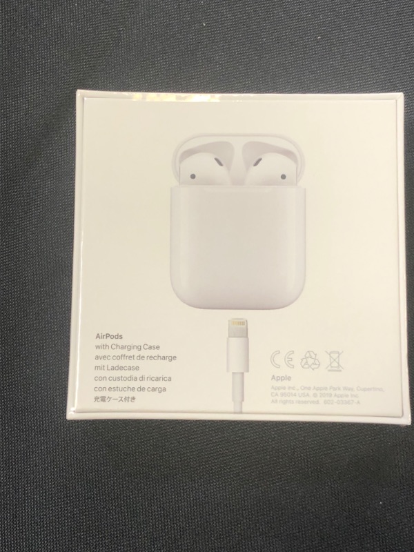 Photo 4 of Apple AirPods (2nd Generation)
