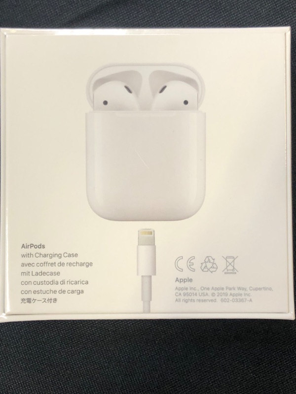 Photo 4 of Apple AirPods (2nd Generation)
