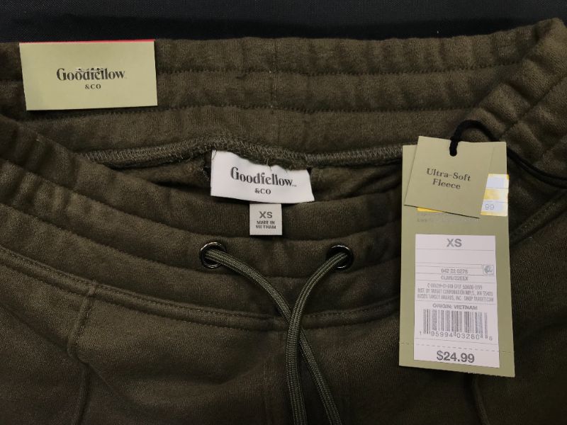 Photo 1 of Men's Pintuck Jogger Pants - Goodfellow & Co Green XS 
