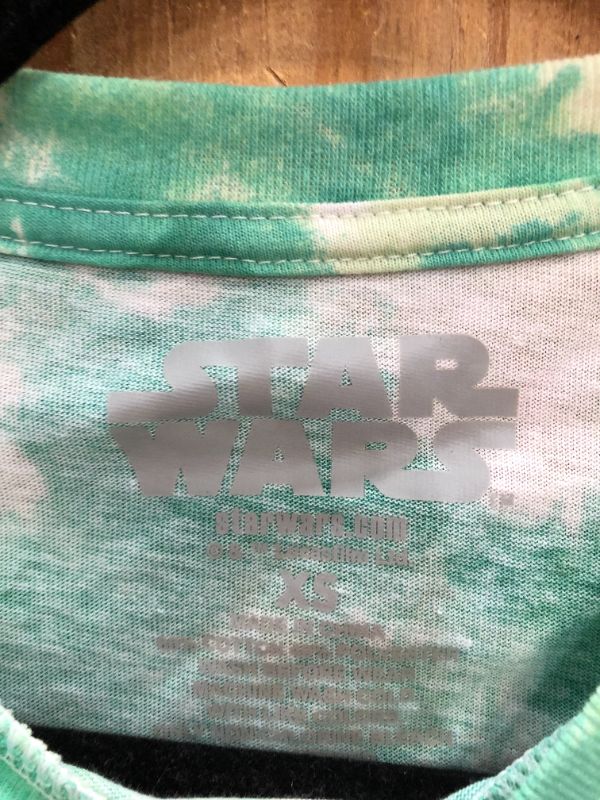 Photo 3 of Girls' Star Wars Baby Yoda Flip Sequin Short Sleeve T-Shirt - Green XS