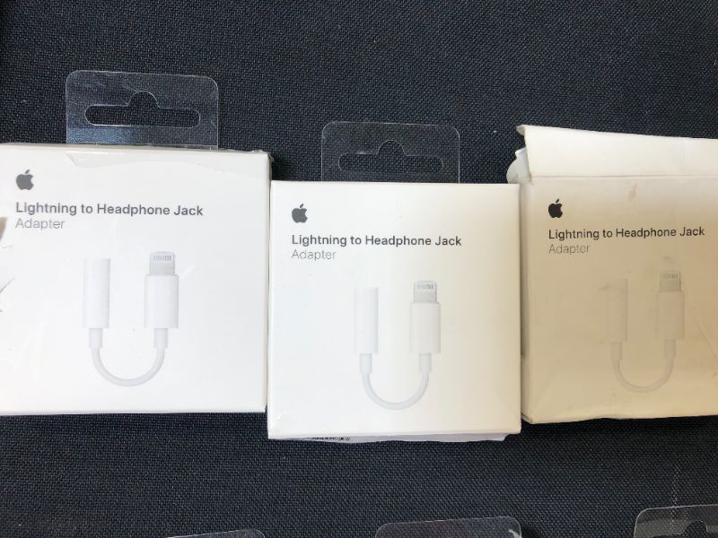 Photo 2 of Apple MU7E2AM/A USB-C to 3.5 mm Headphone Jack Adapter  3pack