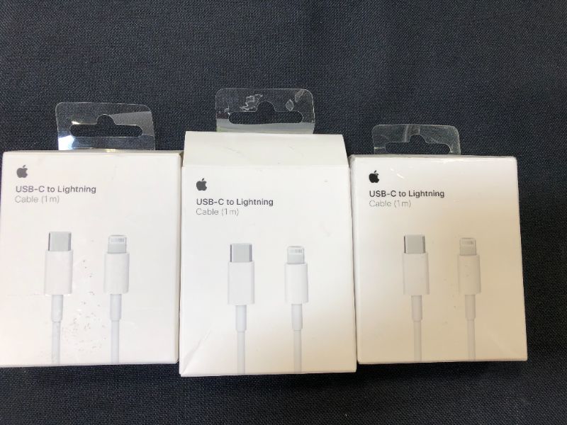 Photo 3 of Apple USB-C to Lightning Cable (1 m) 3pack