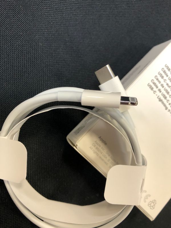 Photo 2 of Apple 1 Meter USB-C To Lightning Cable - MM0A3AM/A - 3pack