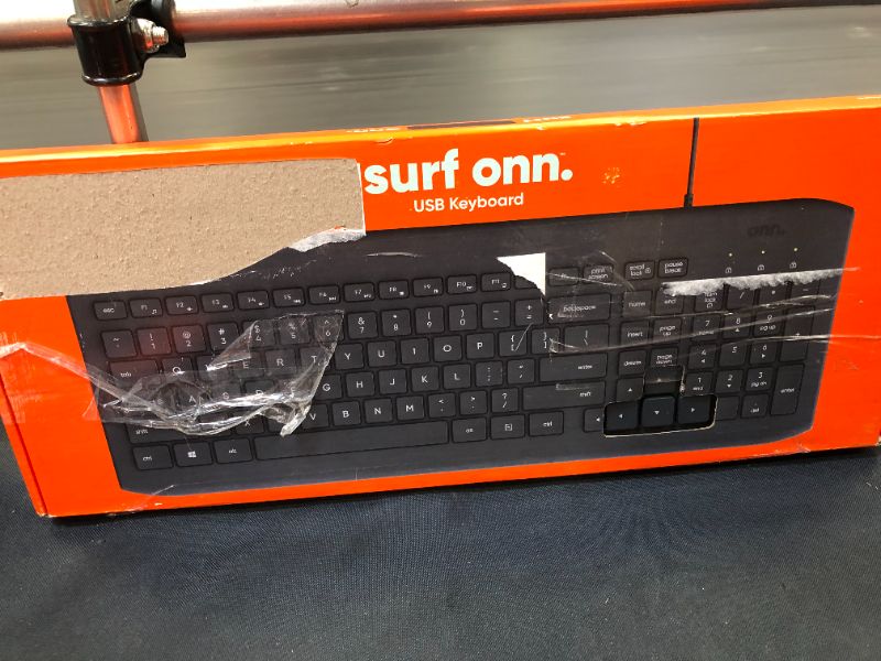 Photo 5 of Surf Onn 100009052 USB Wired Full-size Computer Keyboard, 104-Keys, 5 ft cord