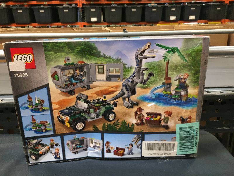 Photo 5 of LEGO Jurassic World Baryonyx Face Off: The Treasure Hunt 75935 Building Kit 