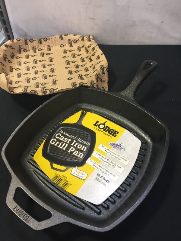 Photo 2 of Lodge Cast Iron Grill Pan, Square, 10.5 Inch
