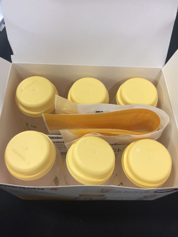 Photo 3 of Medela Breastmilk Collection & Storage Bottle Set
