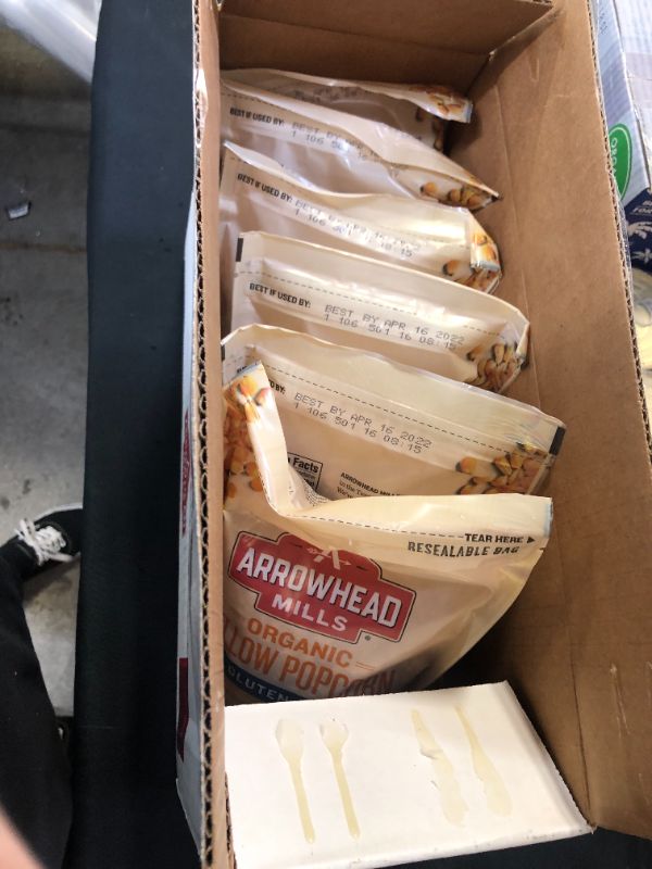 Photo 2 of Arrowhead Mills Organic Yellow Popcorn Kernels, 28 Ounce Bag (Pack of 6)
