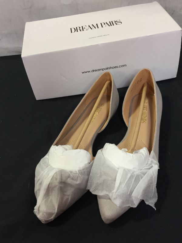 Photo 2 of Women's Pointed Toe Ballet Flats with Bow
SIZE 8