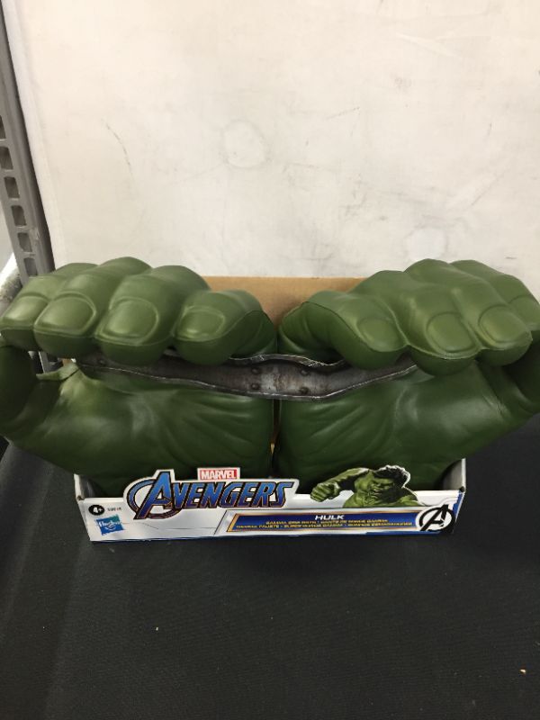 Photo 2 of Marvel Avengers Hulk Gamma Grip Fists Roleplay Toy