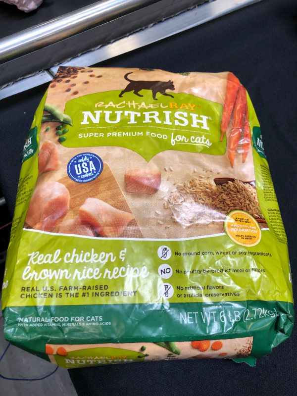 Photo 2 of 6 Lbs Rachael Ray Nutrish Dry Cat Food, Chicken & Brown Rice Recipe 
EXP 04/29/22