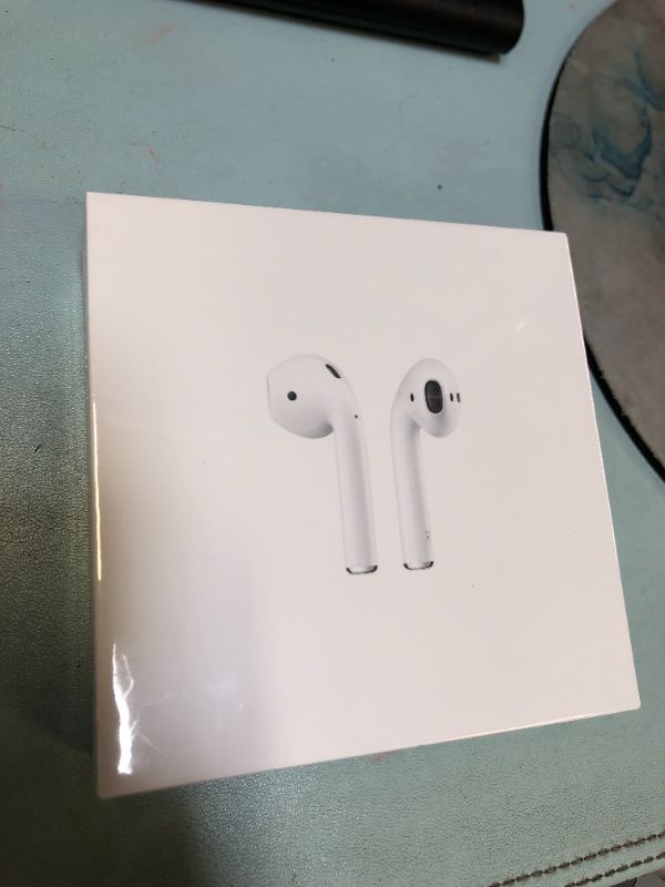 Photo 2 of Apple AirPods (2nd Generation)