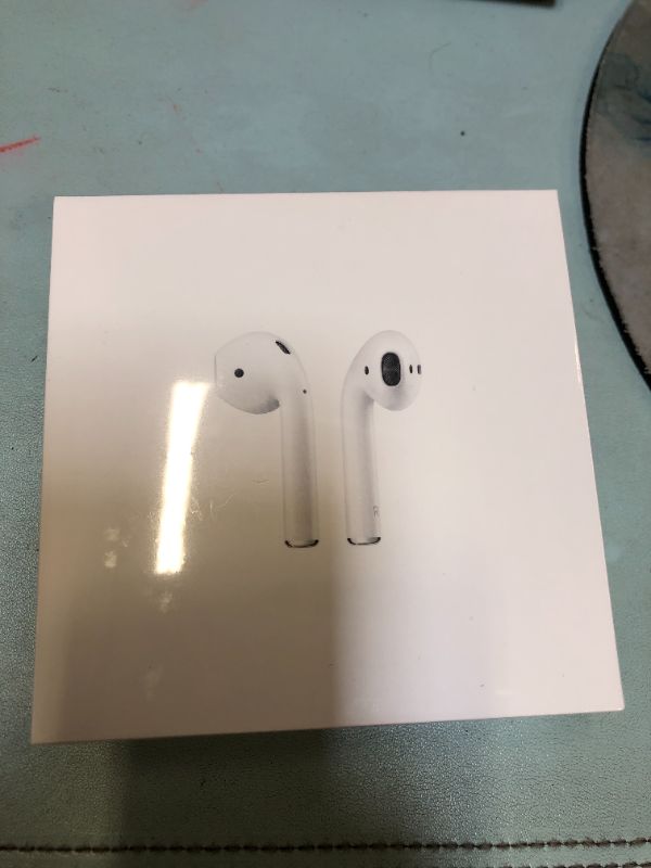 Photo 1 of Apple AirPods (2nd Generation)