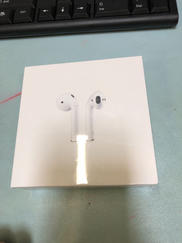 Photo 3 of Apple AirPods (2nd Generation)
