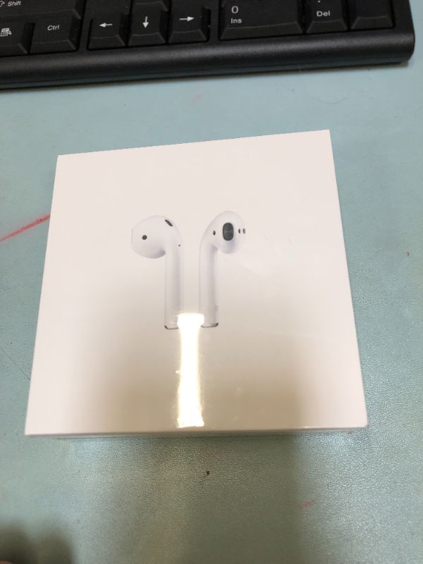 Photo 1 of Apple AirPods (2nd Generation)