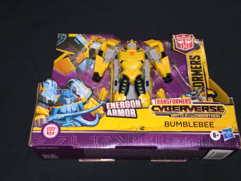 Photo 2 of Transformers Toys Cyberverse Ultra Class Bumblebee Action Figure, Combines with Energon Armor to Power Up, for Kids Ages 6 and Up, 6.75-inch , Yellow
