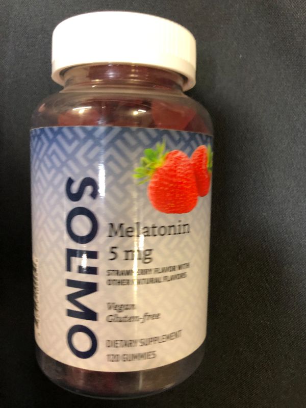 Photo 2 of Amazon Brand - Solimo Melatonin 5mg, 120 Gummies (2 Gummies per Serving), Helps with occasional sleeplessness--expires May 2022
