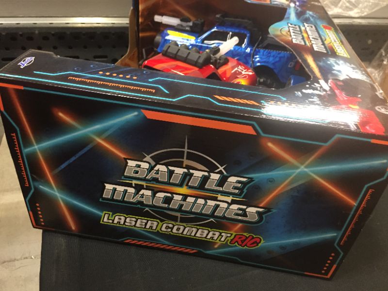 Photo 2 of Jada Toys Battle Machines Laser Tag RC Twin Pack
