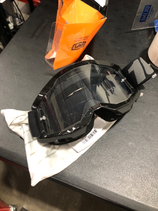 Photo 2 of 100% Strata 2 Goggles