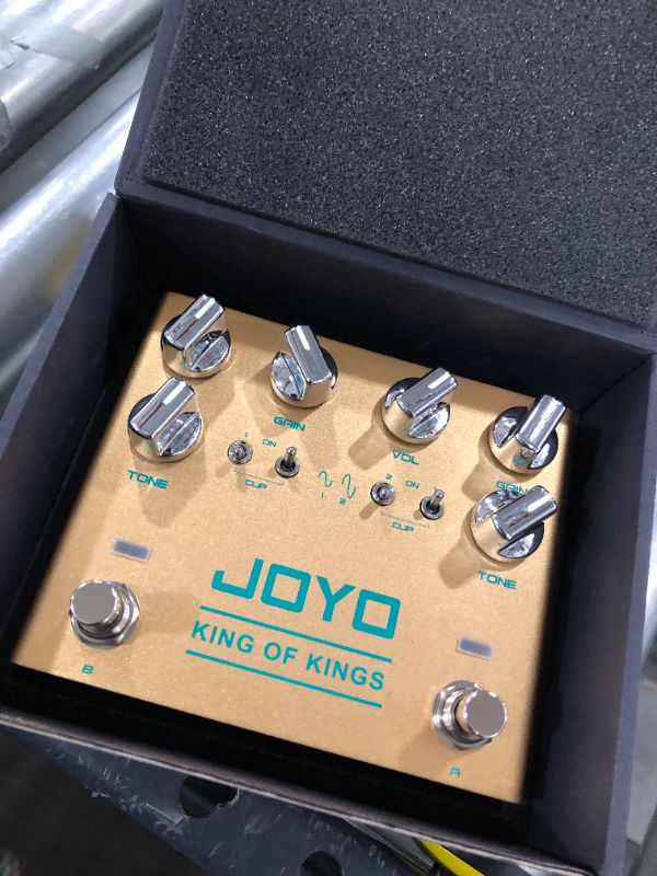 Photo 2 of JOYO Dual Crunch Pure Analog Circuit Overdrive Effect Pedal with Independent Clipping for Electric Guitar - True Bypass (King of Kings R-20)
