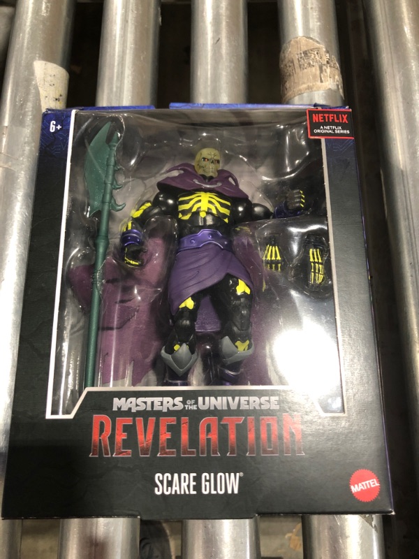 Photo 2 of Masters of the Universe Masterverse Scare Glow Action Figure with Glow-in-The-Dark Head & Accessories, 7-inch Motu Collectible Gift for Fans 6 Years Old & Up
