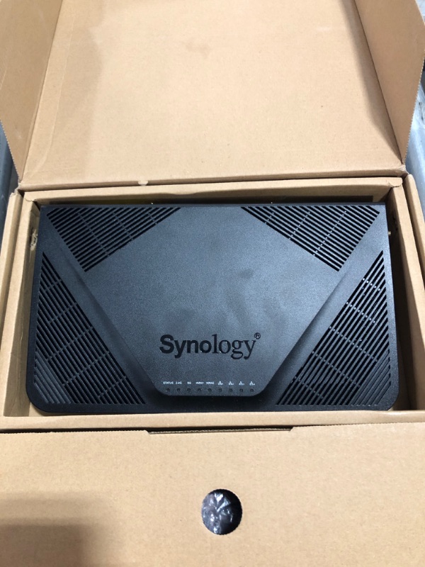 Photo 1 of Synology RT2600ac – 4x4 dual-band Gigabit Wi-Fi router, MU-MIMO, powerful parental controls, Threat Prevention, bandwidth management, VPN, expandable coverage with mesh Wi-Fi
