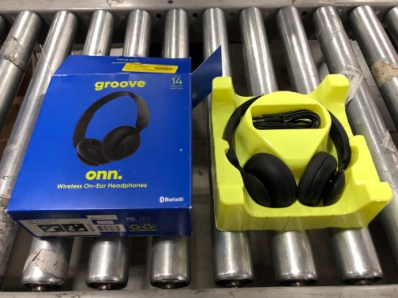 Photo 3 of Onn. Bluetooth on-Ear Headphones, Black. NEW OPEN BOX.