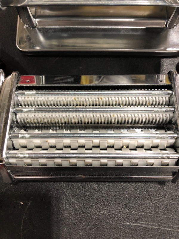 Photo 1 of MARCATO Atlas 150 Pasta Machine, Made in Italy, Includes Cutter, Hand Crank, and Instructions, 150 mm, Stainless Steel
OPEN BOX. PRIOR USE. 